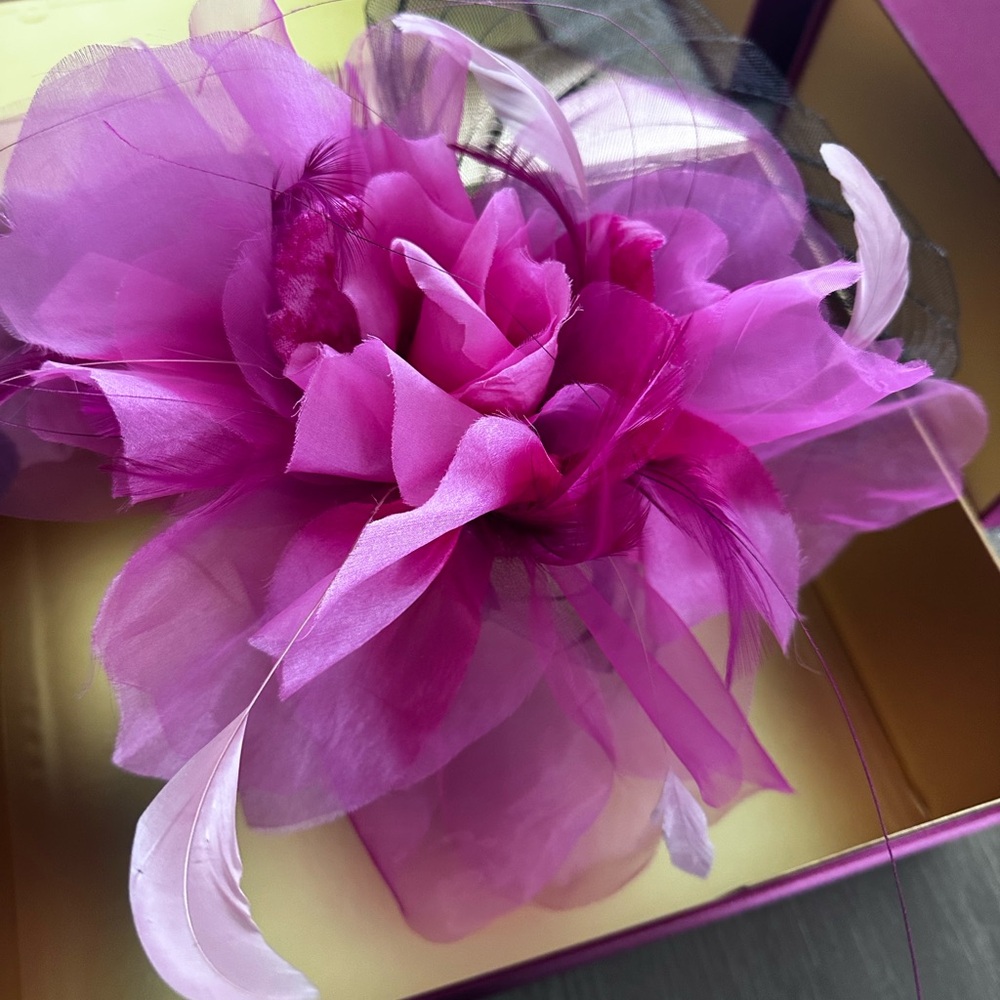 Royal Landon Black and Pink Fascinator hat- New, only one - no other one